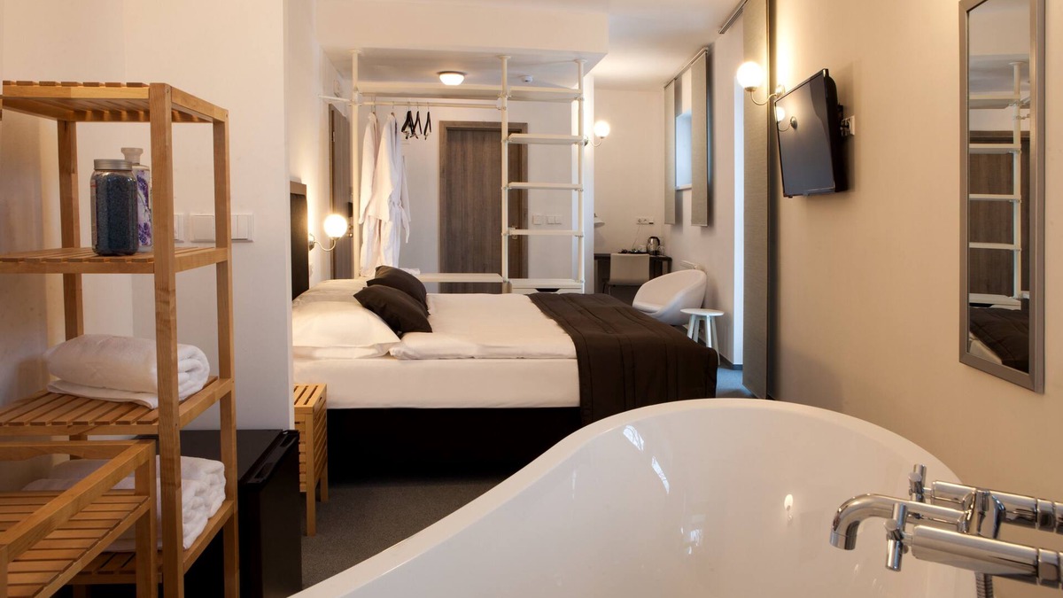 Chlumec nad Cidlinou Hotel | Hotel Koruna