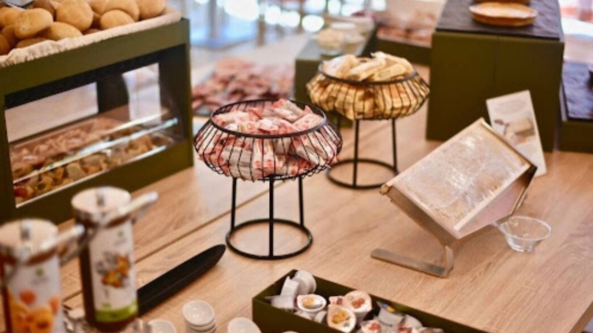 Cagnona Hotel | HOTEL KURSAAL 3 STARS Double room breakfast buffet included