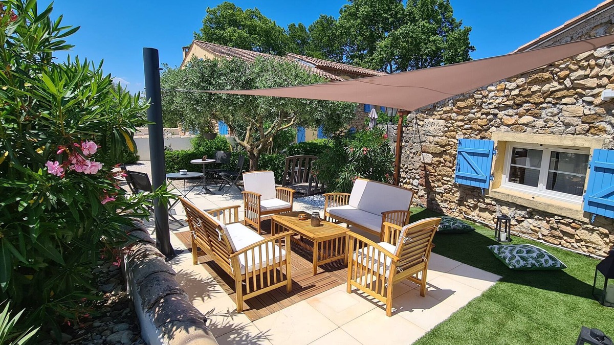 Suze-la-Rousse Hotel | Hotel La Bastide St Bach