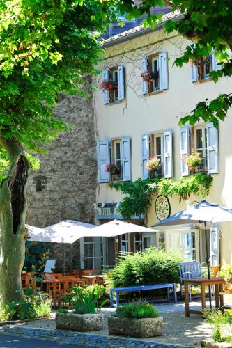 Blesle Hotel | Hotel La Bougnate