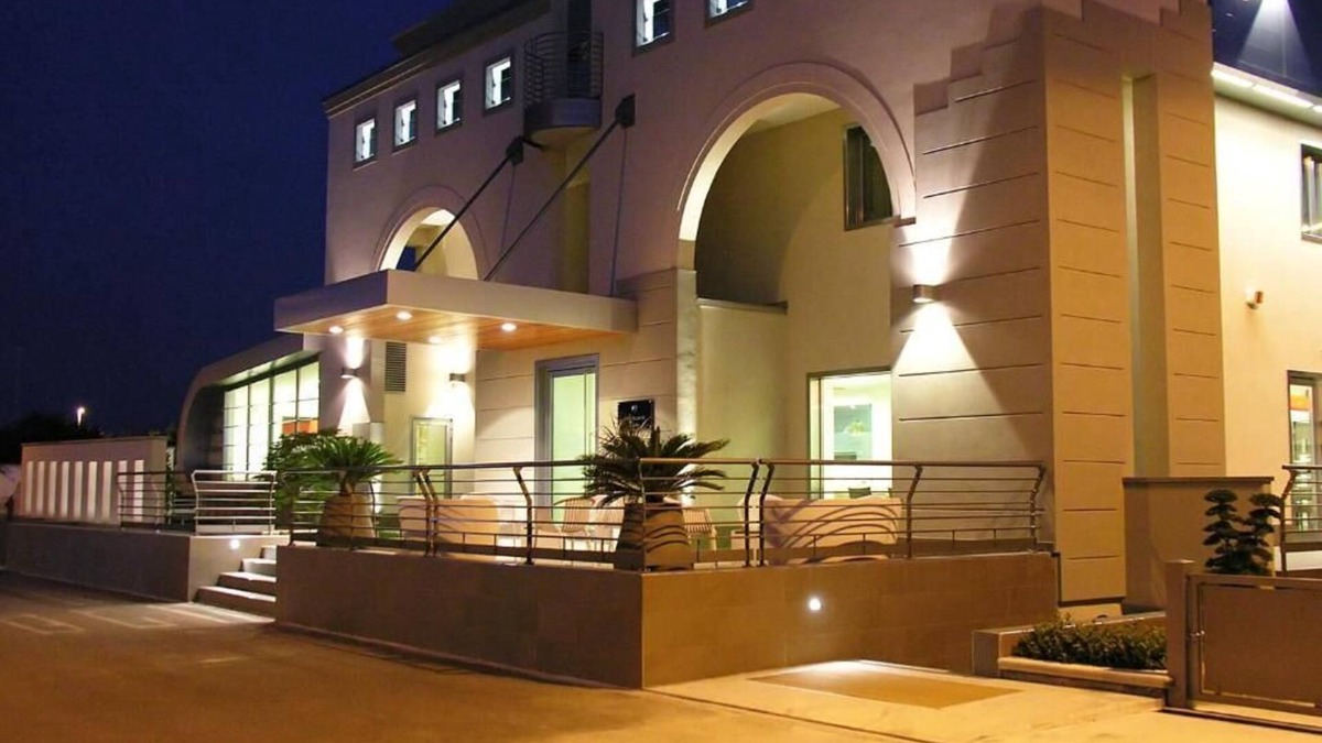 Romano di Lombardia Hotel | Hotel La Conchiglia
