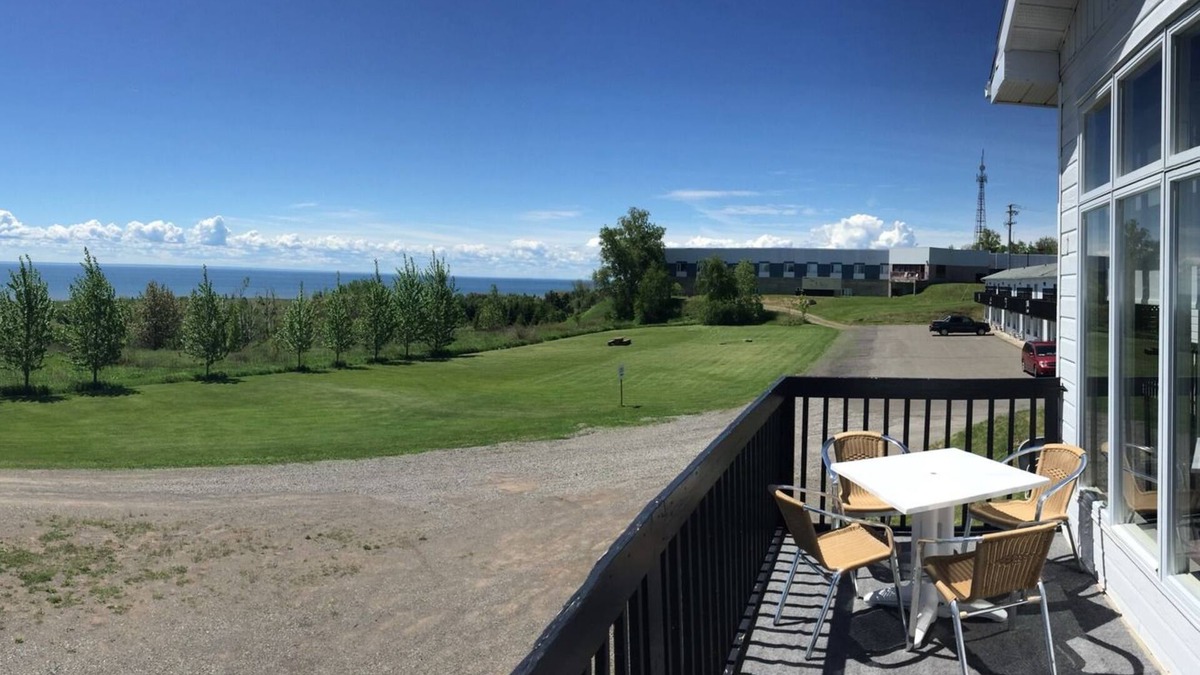 New Carlisle Hotel | Hotel La Maison Blanche
