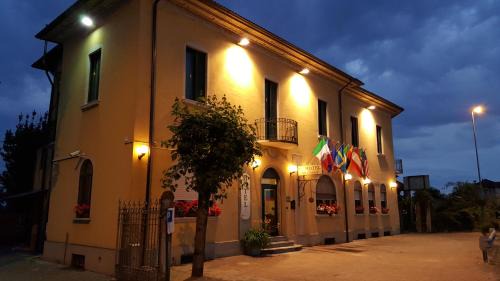 Ozzero Hotel | Hotel La Pendola