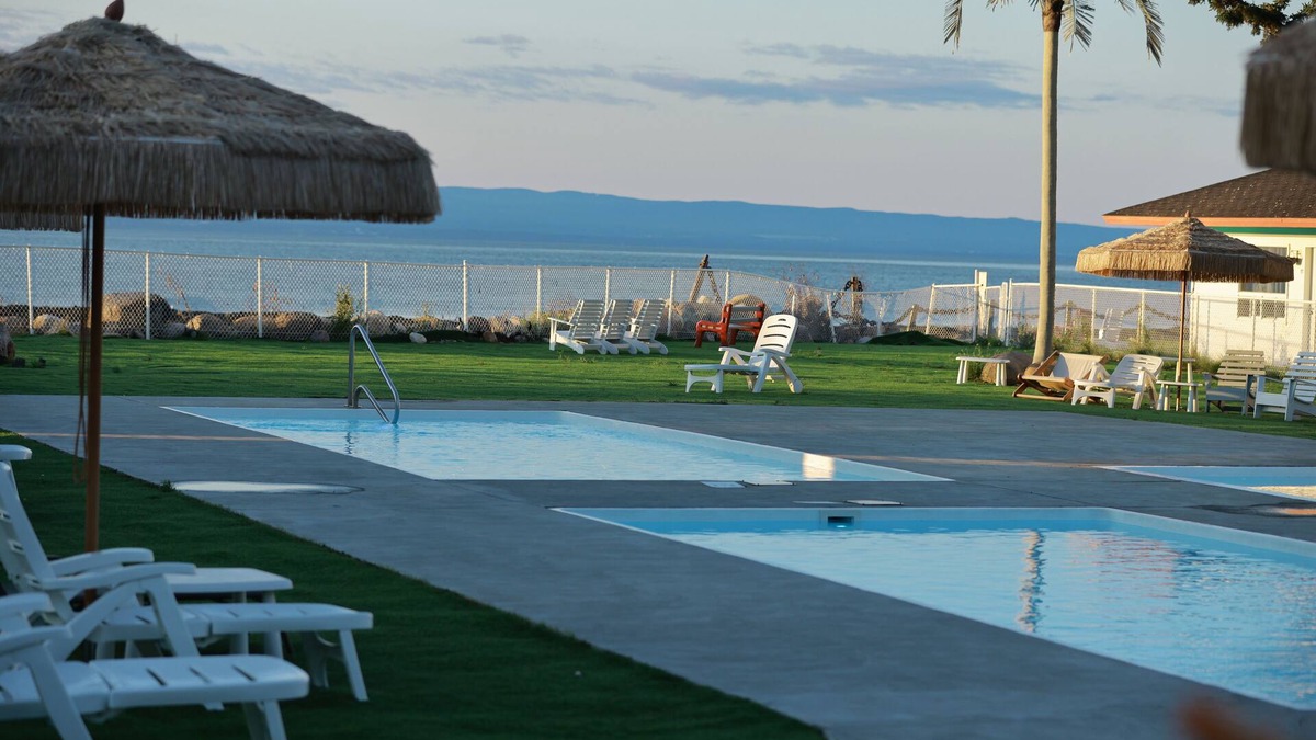 Isle aux Coudres Hotel | Hotel La Roche Pleureuse