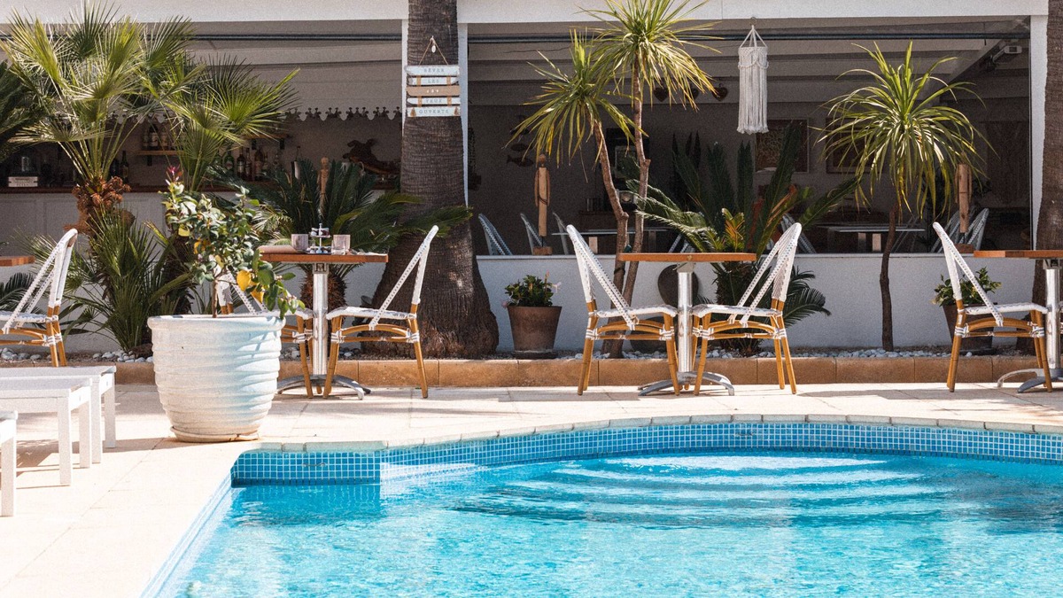 Cap-d'Antibes Hotel | Hotel La Villa Juan Beach
