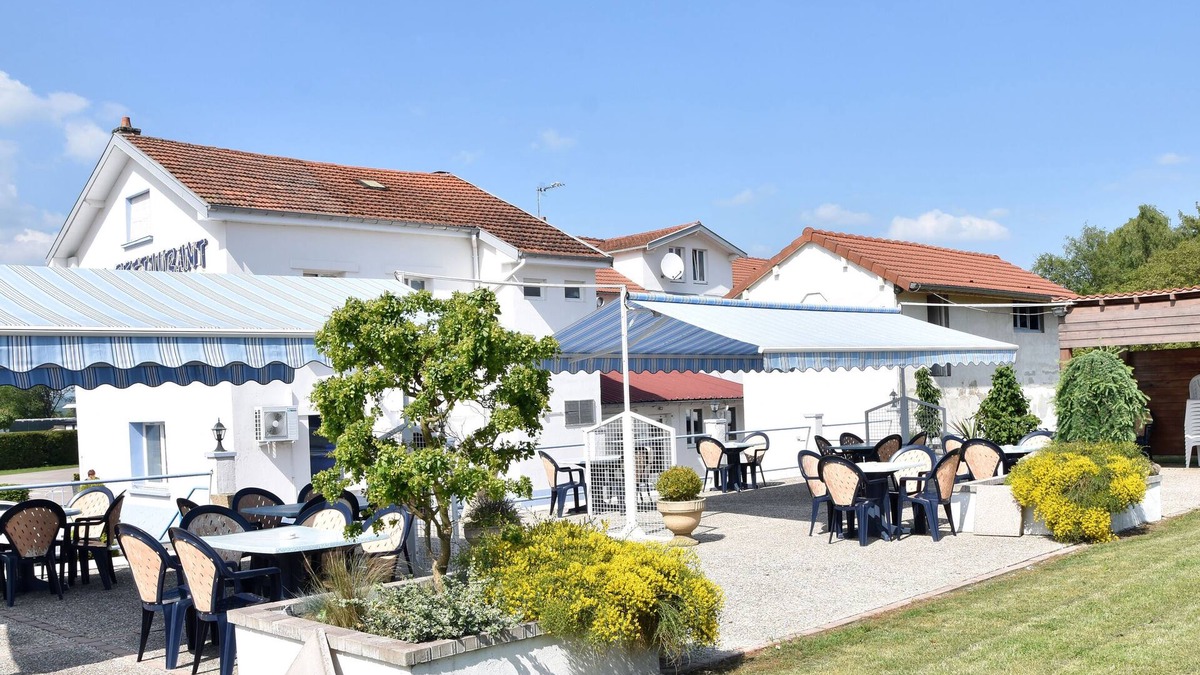 Gironcourt-sur-Vraine Hotel | Hotel La Vraine