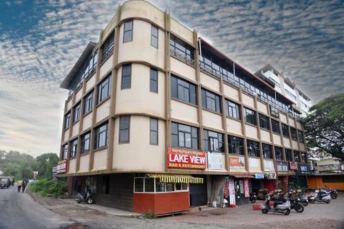 Manipal Hotel | HOTEL LAKE VIEW