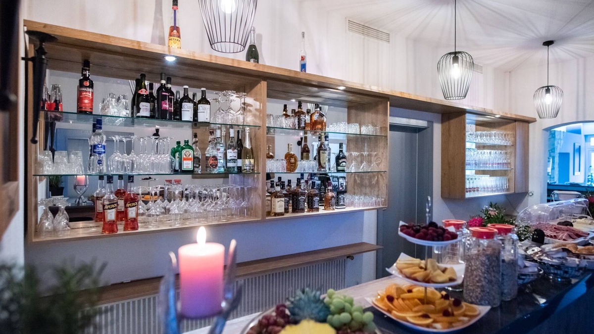 Leopoldshafen Hotel | Hotel Leo