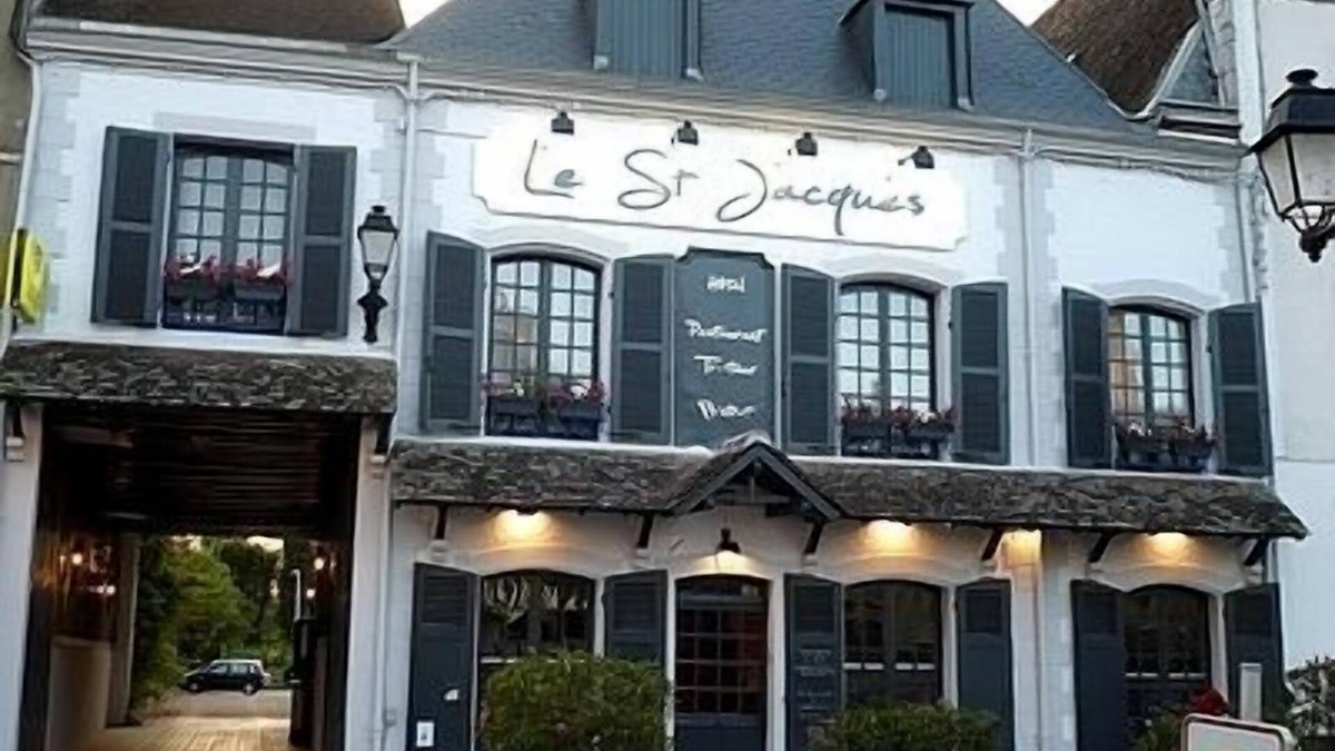Cloyes-sur-le-Loir Hotel | Hotel Le Saint Jacques