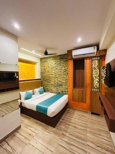 Jogeshwari West Hotel | Hotel Le West Near Exhibition Center