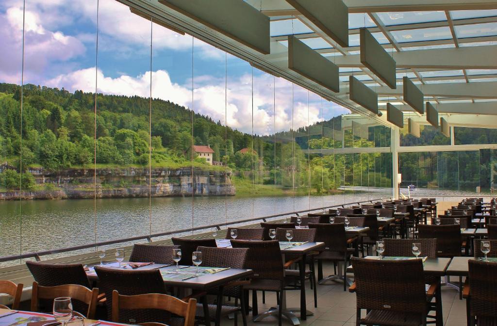 Les Brenets Hotel | Hotel Les Rives Du Doubs