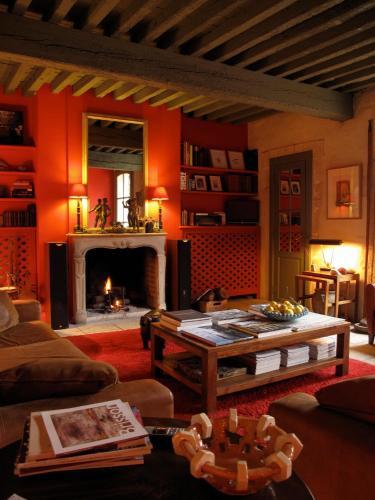 Aigues-Mortes Medieval City Hotel | Hotel Les Templiers