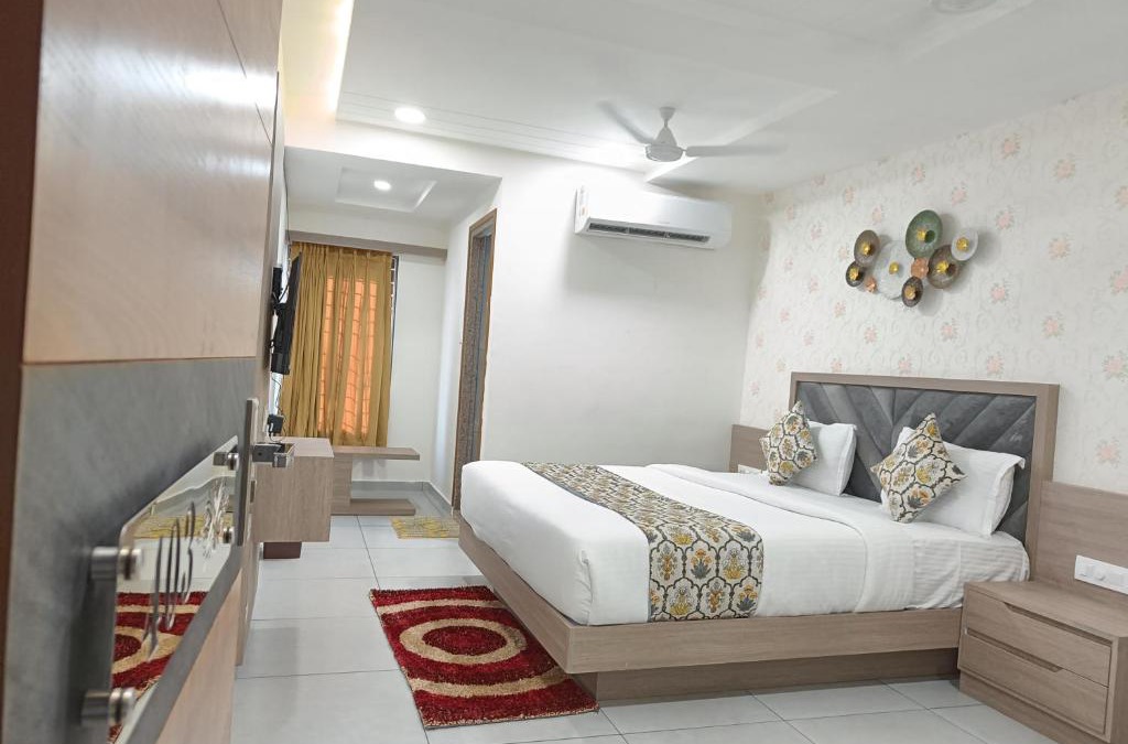 Vallabh Vidhyanagar Hotel | Hotel Lotus
