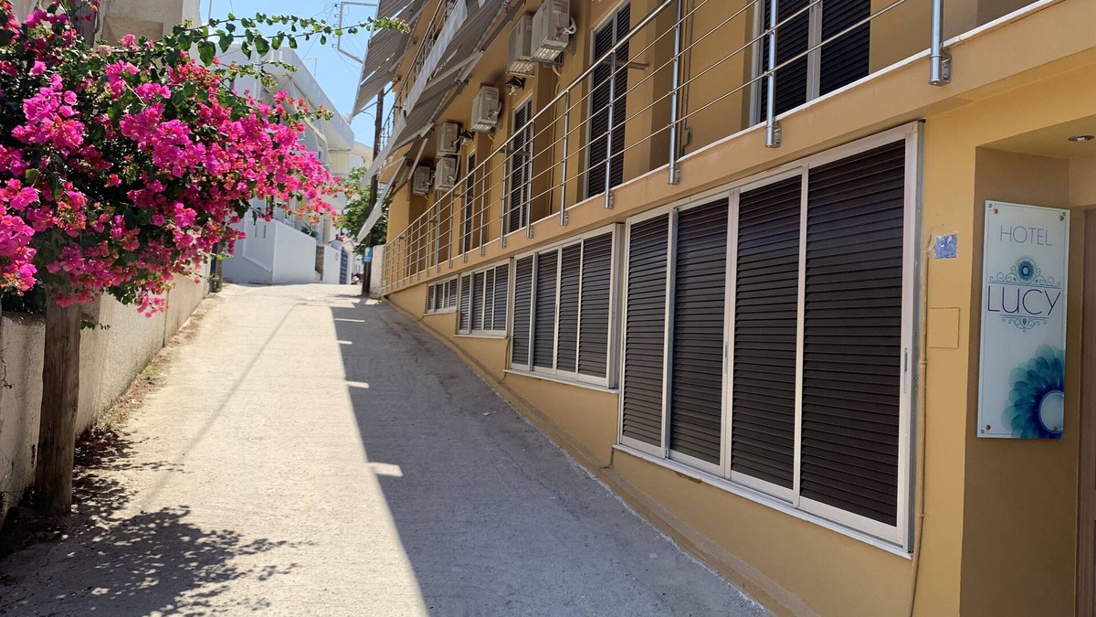 Agia Marina House | HOTEL LUCY NEXT TO THE SEA