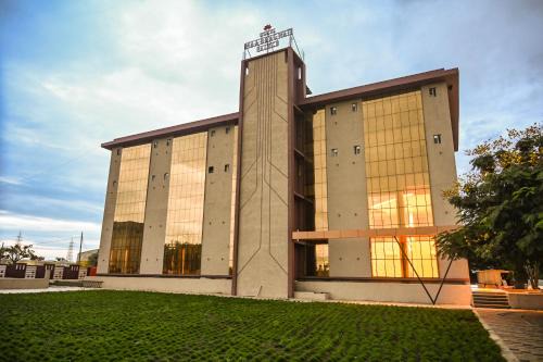 Khandwa Hotel | Hotel Maa Bhagwati Palace