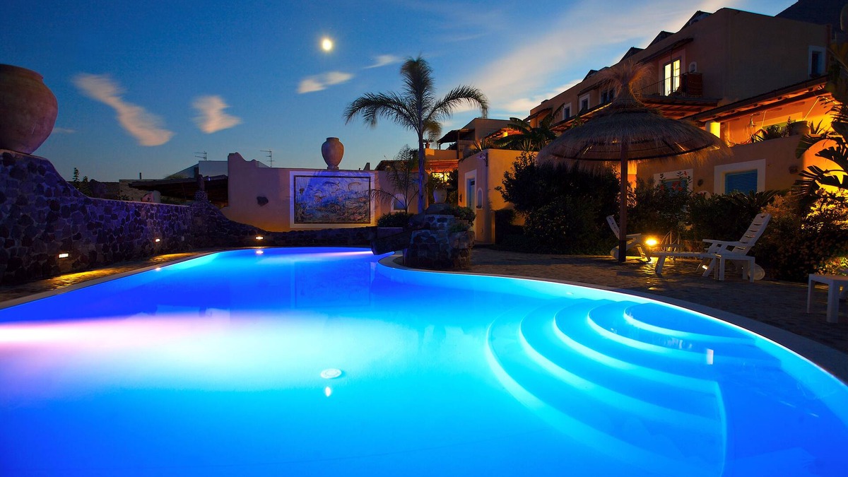 Santa Marina Salina Hotel | Hotel Mamma Santina