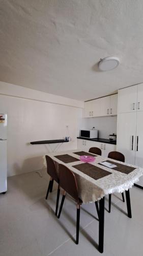 Suva House | Hotel Mead Road
