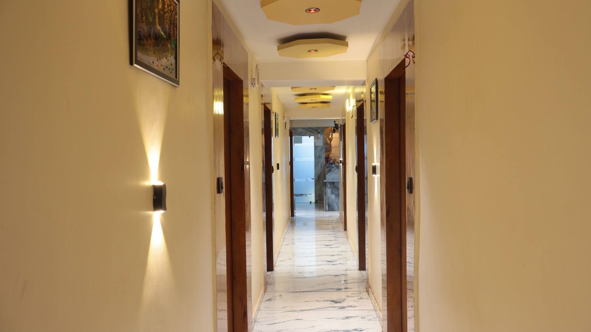 Vastrapur Hotel | Hotel meet palace