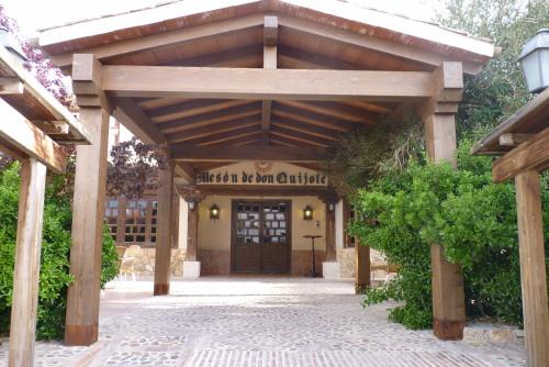 Mota del Cuervo Hotel | Hotel Mesón de Don Quijote