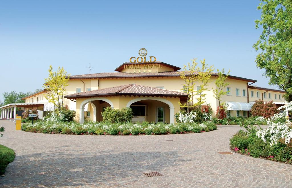 Calcinate Hotel | Hotel Motel Gold