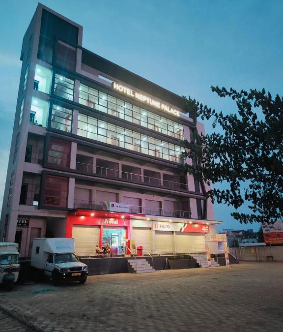 Vallabh Vidhyanagar Hotel | Hotel Neptune Palace