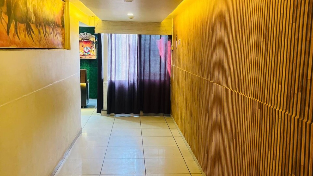 Ahmedabad Hotel | Hotel Nilkanth motera