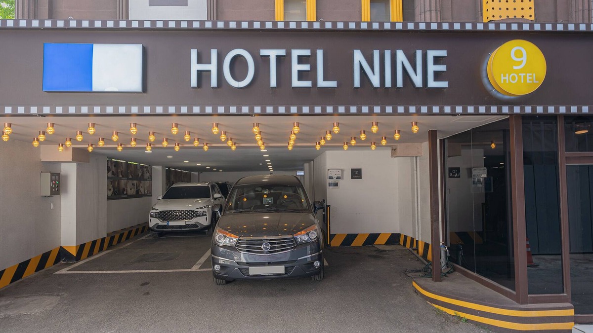 Sam-dong Hotel | Hotel Nine