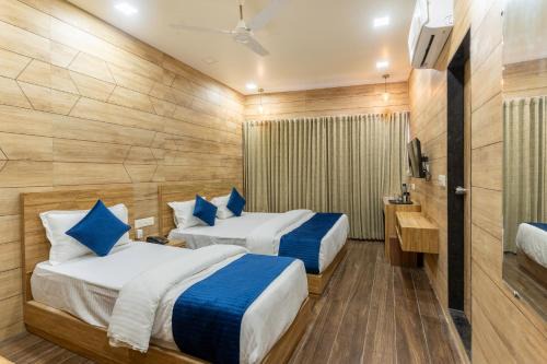 Ahmedabad City Centre Hotel | Hotel Noble Inn, Ahmedabad