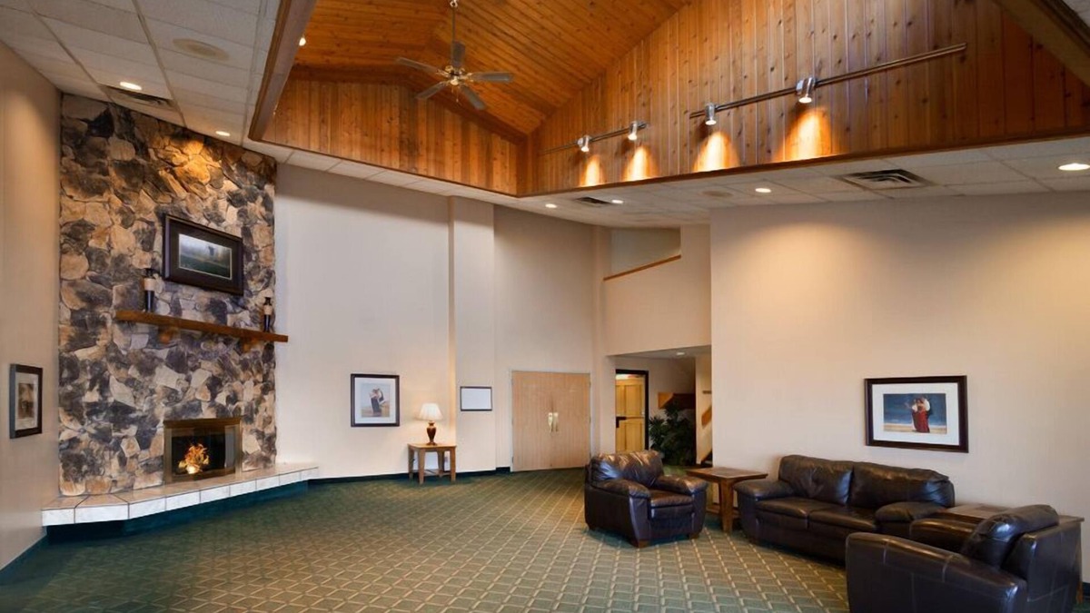 Slave Lake Hotel | Hotel Northern Star