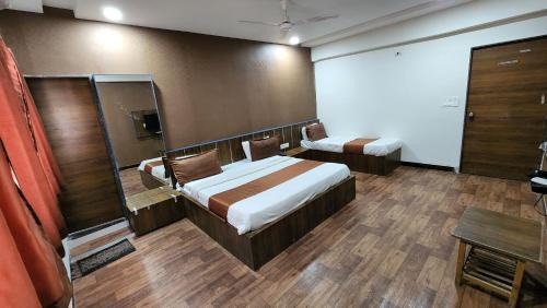 Thaltej Hotel | Hotel Nova Prime