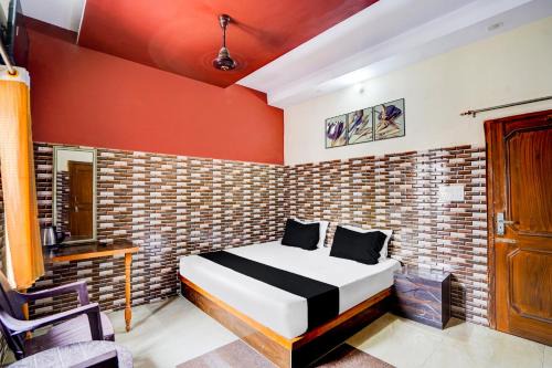 Aligarh Hotel | Hotel O INDRA KAMAL RESIDENCY INN UP Roadways Bus Stand