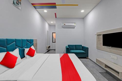 Bardoli Hotel | Hotel O Lotus