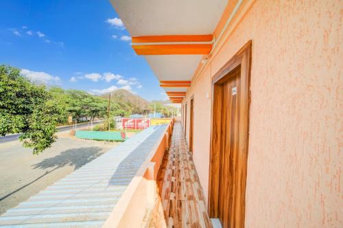 Bhopal Hotel | Hotel O queen hotel & restaurant