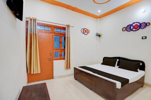 Khurja Hotel | Hotel O Raja Hotel