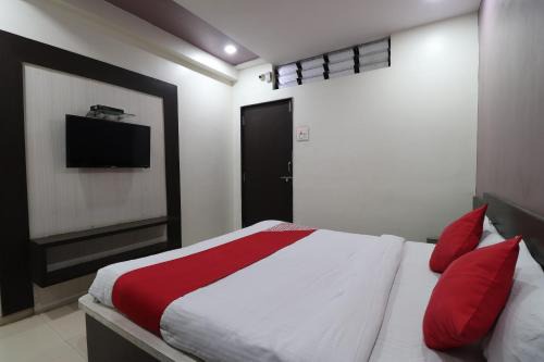 Dhule Hotel | Hotel O Shri Sai Niwara Lodge