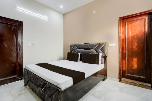 Amroha Hotel | Hotel O The Happy Homestay