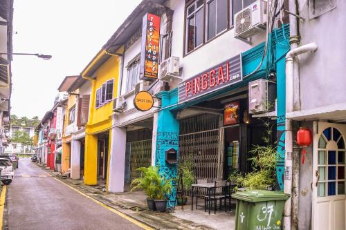 Kampung Lintang Hotel | Hotel O Tropical Lodge