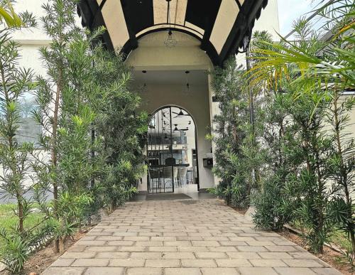 San Bernardino Hotel | Hotel Oasis-Dream Holidays - La Petite France