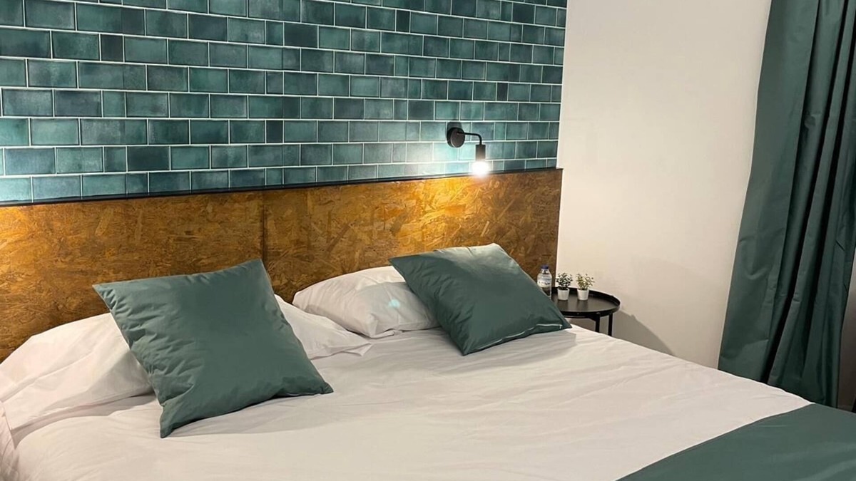 Gironella Hotel | HOTEL ORENETA - Gironella