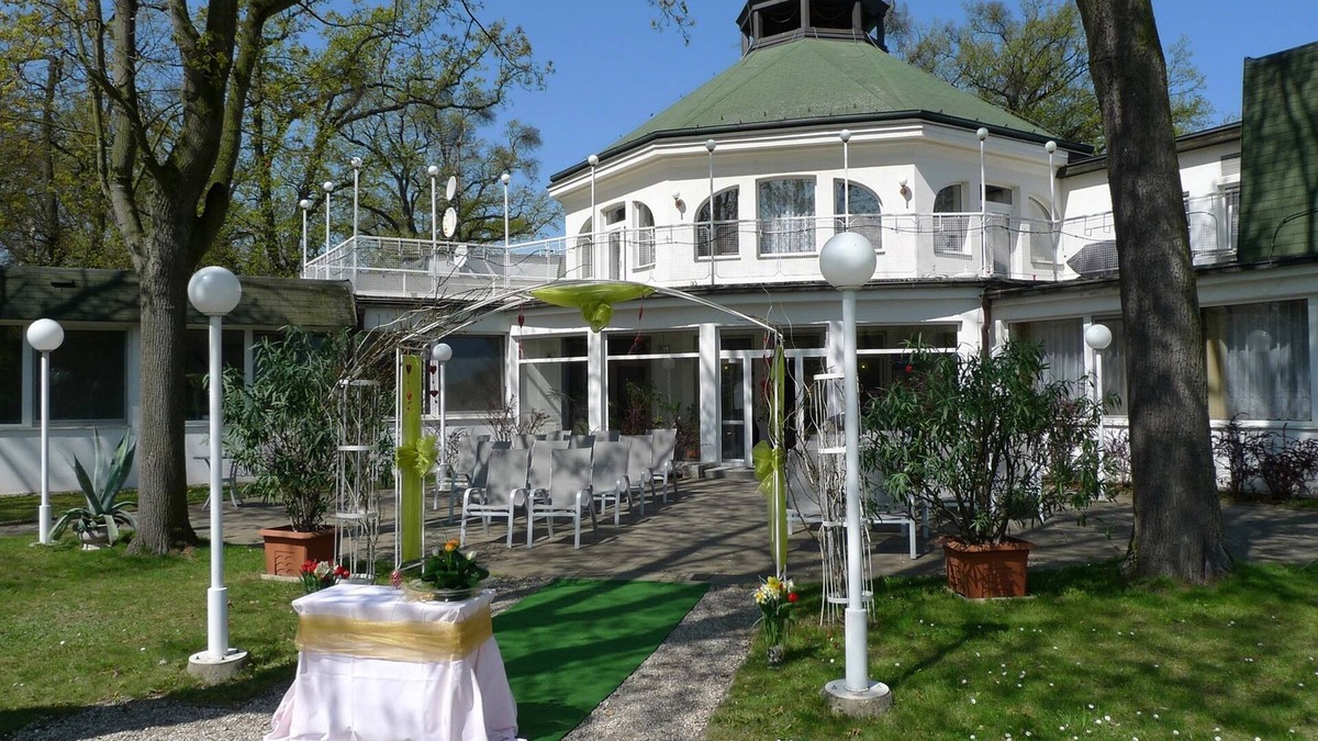 Nymburk Hotel | Hotel Ostrov