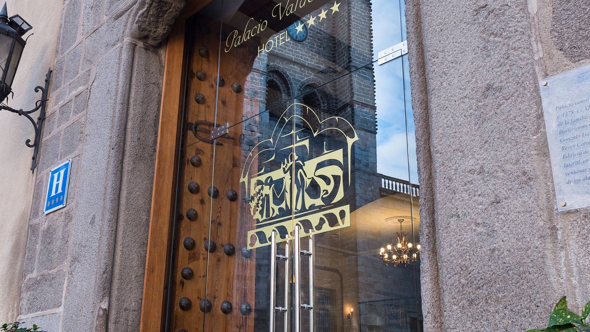 Old Town of Avila Hotel | Hotel Palacio de Valderrábanos