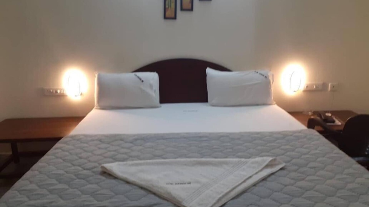 Uttukuli Hotel | Hotel Paradise inn
