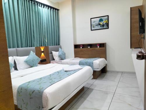 Ahmedabad Hotel | Hotel Paris Plaza