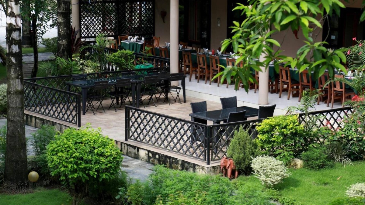Sauraha Hotel | Hotel Parkland