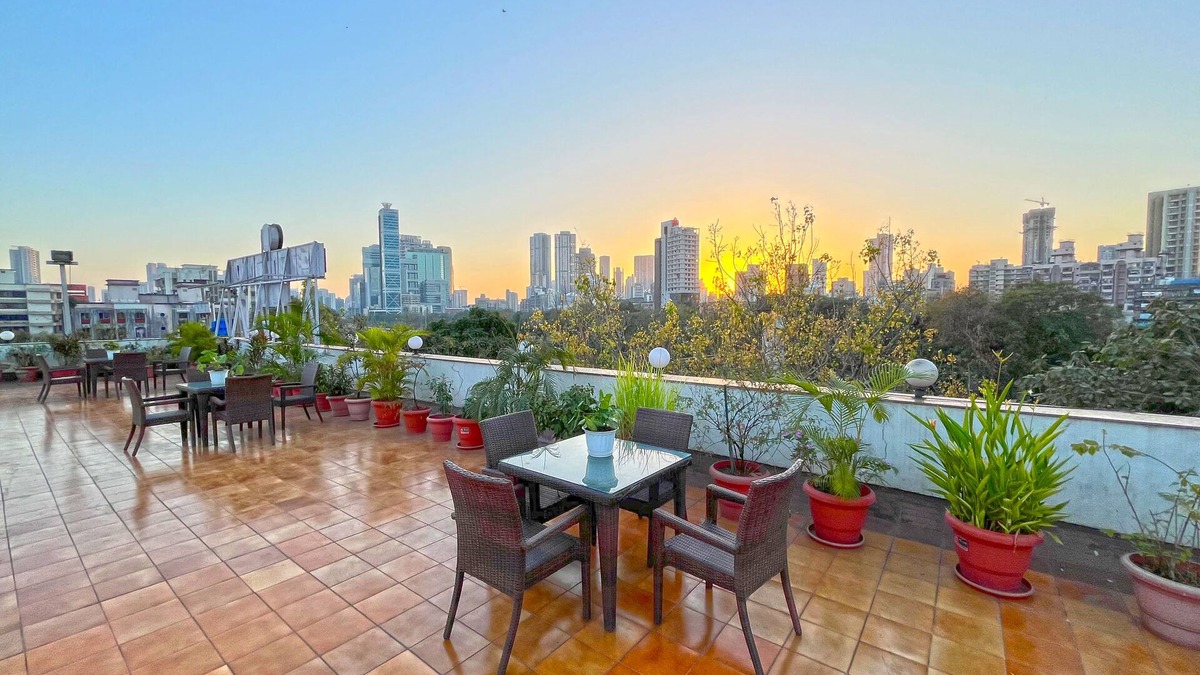 Dadar East Hotel | Hotel Parklane