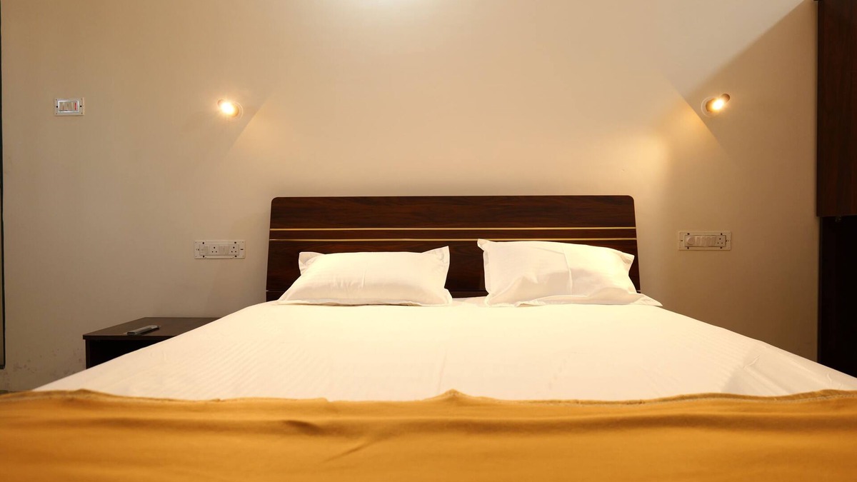 Akalkot Hotel | Hotel Pearl