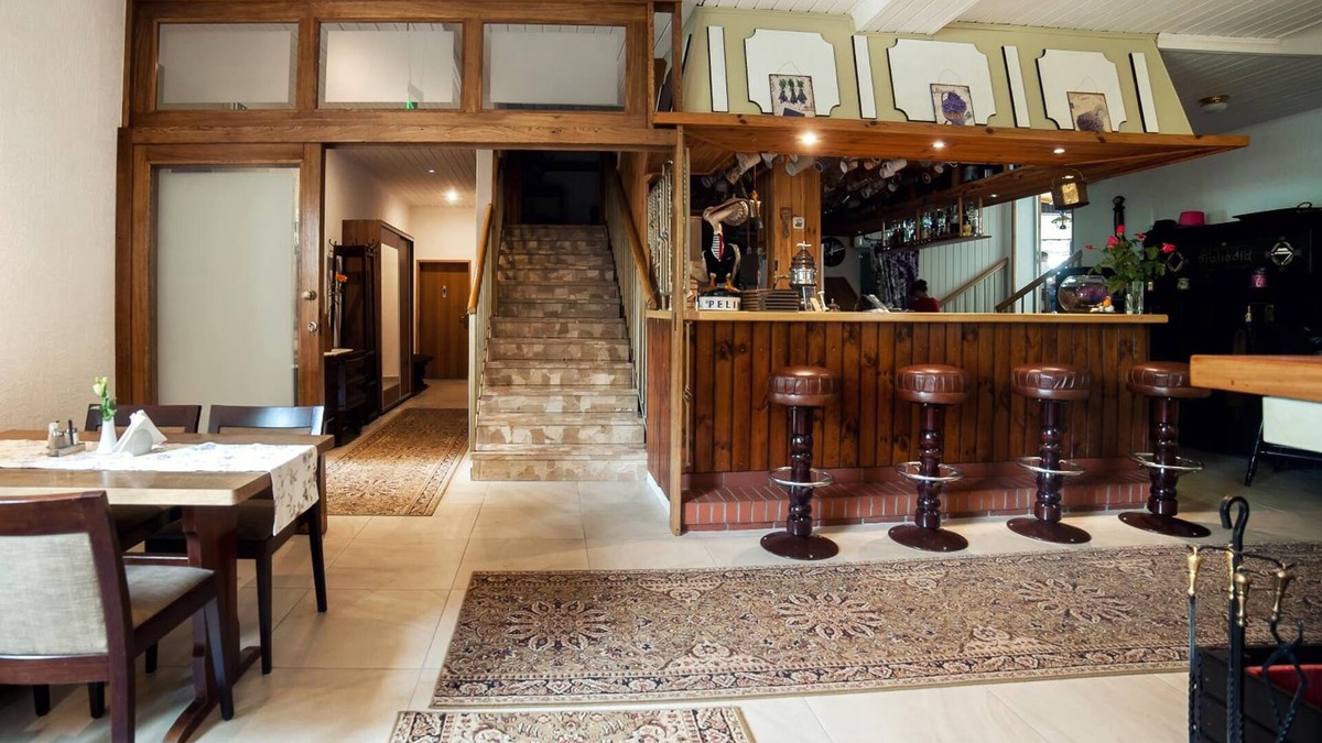 Aleksandrow Lodzki Hotel | Hotel Pelikan