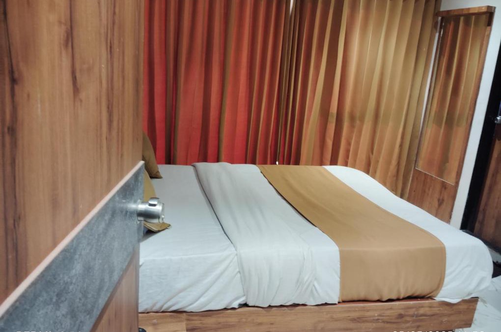 Thaltej Hotel | Hotel Peragon Inn