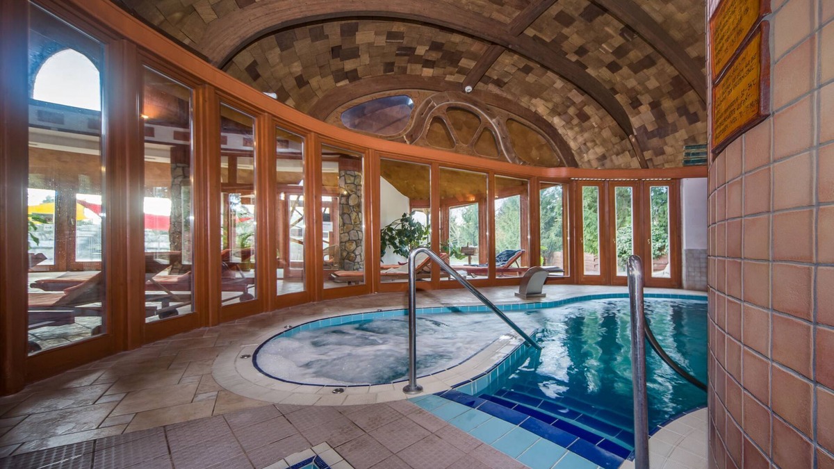 Buk Hotel | Hotel Piroska