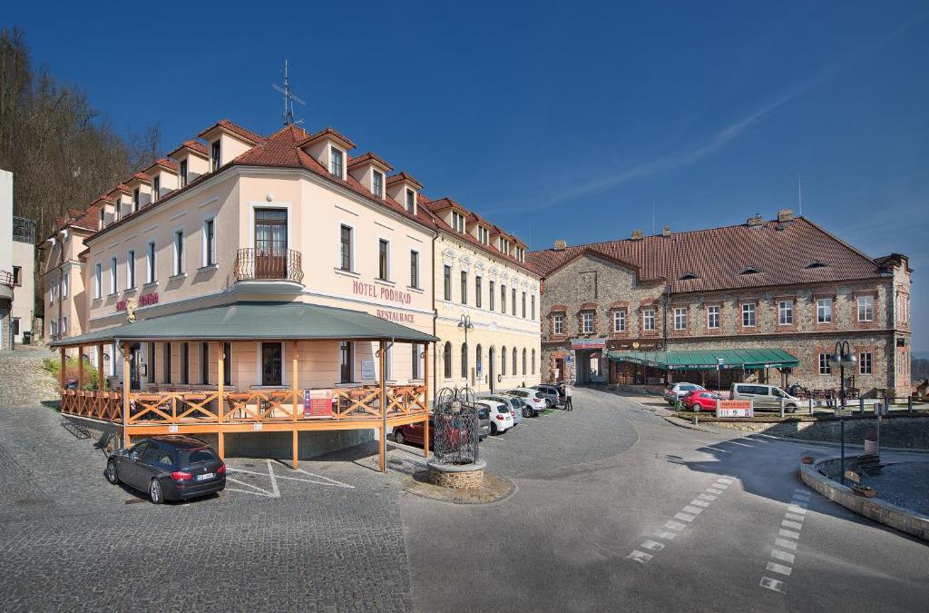 Hluboka nad Vltavou Hotel | Hotel Podhrad